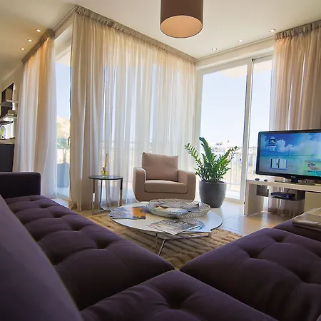 Hillock Apartman