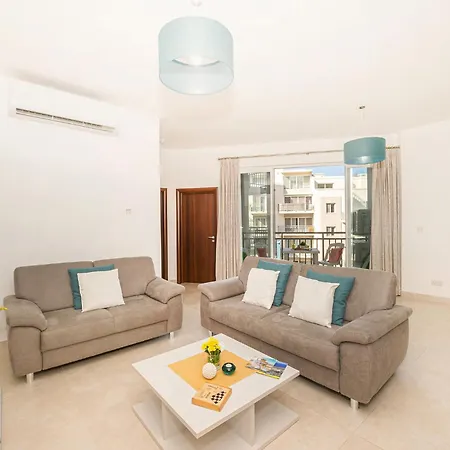 Hillock * Marsalforn