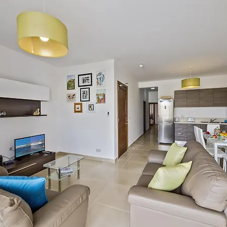 Hillock * Marsalforn