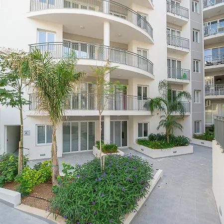 Apartment Hillock