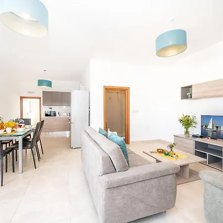 Hillock * Marsalforn