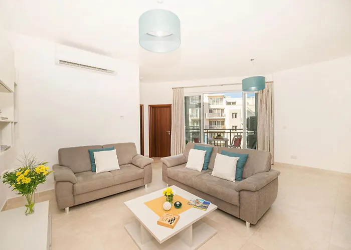 Hillock * Marsalforn